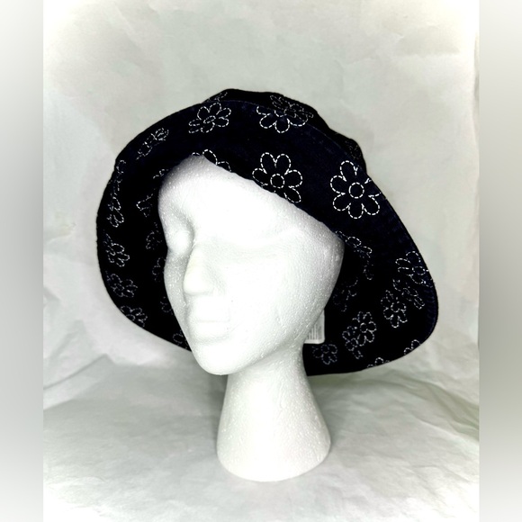 Tween Embroidered White & Black Floral Bucket Hat - Picture 3 of 15